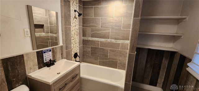 2515 Hoover Avenue, Dayton, OH 45402