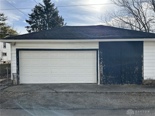 2515 Hoover Avenue, Dayton, OH 45402