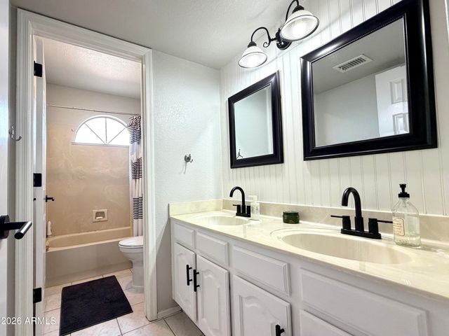 902 N SAINT ELENA Street, Gilbert, AZ 85234
