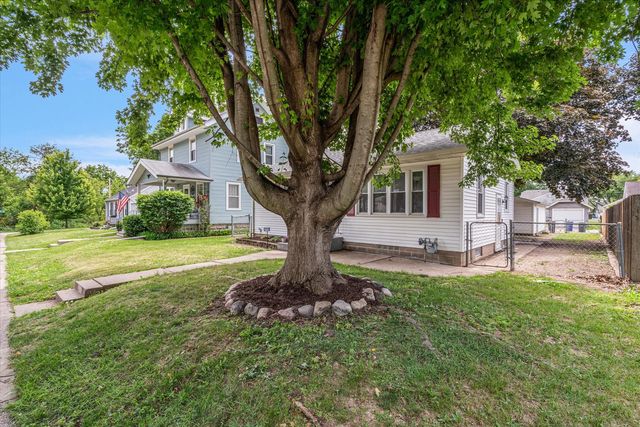 2115 W Pleasant Street, Davenport, IA 52804