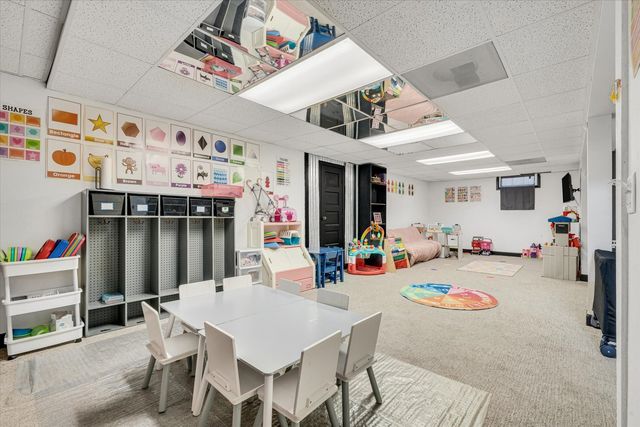 2115 W Pleasant Street, Davenport, IA 52804
