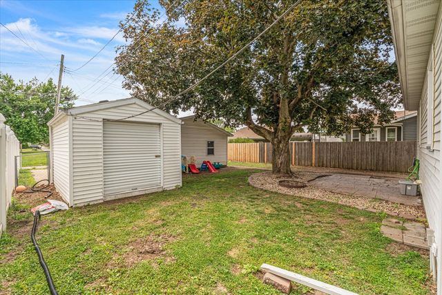 2115 W Pleasant Street, Davenport, IA 52804