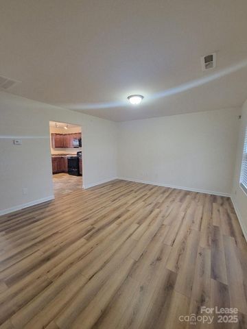 5823 Hewitt Drive, Charlotte, NC 28269