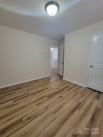 5823 Hewitt Drive, Charlotte, NC 28269