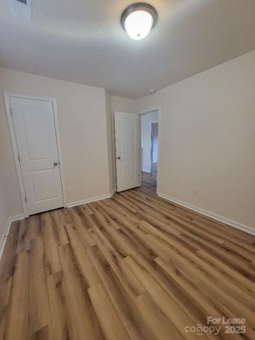 5823 Hewitt Drive, Charlotte, NC 28269