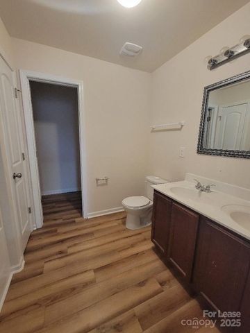 5823 Hewitt Drive, Charlotte, NC 28269