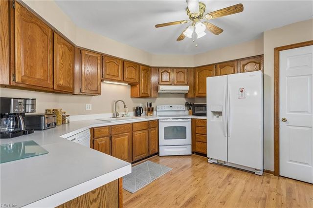 867 Belvoir CIR, Newport News, VA 23608