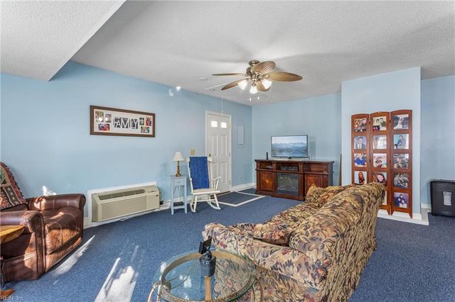 867 Belvoir CIR, Newport News, VA 23608