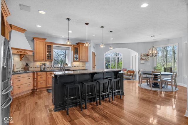 710 Pebble Brook Place, Noblesville, IN 46062