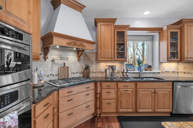 710 Pebble Brook Place, Noblesville, IN 46062
