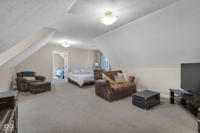 710 Pebble Brook Place, Noblesville, IN 46062