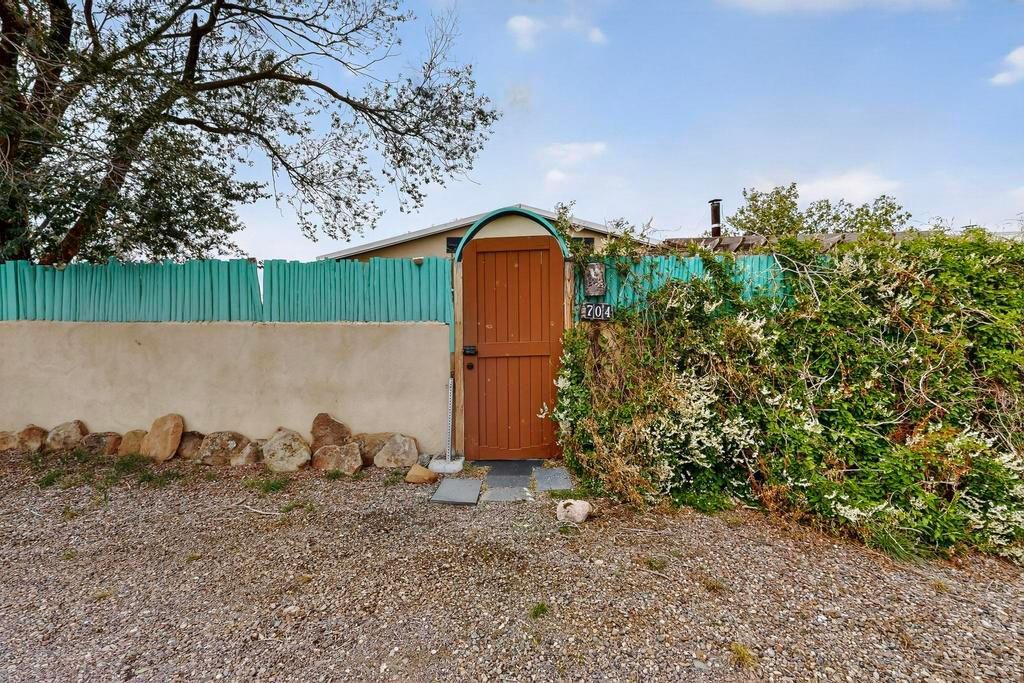 704 ELM Street, Magdalena, NM 87825