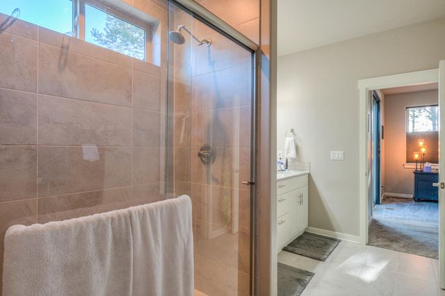 16501 Charlotte Day Drive, La Pine, OR 97739