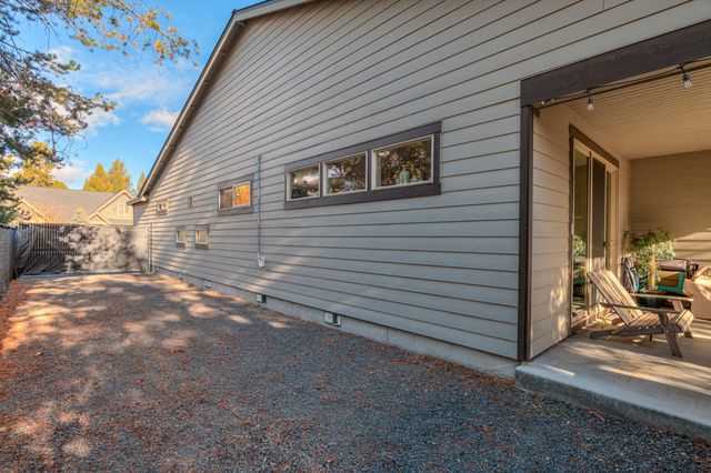 16501 Charlotte Day Drive, La Pine, OR 97739