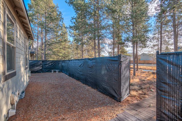 16501 Charlotte Day Drive, La Pine, OR 97739