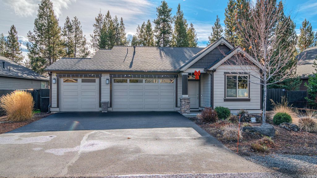 16501 Charlotte Day Drive, La Pine, OR 97739