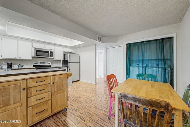 6534 N 43RD Avenue, Glendale, AZ 85301