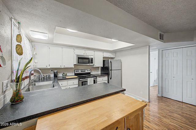 6534 N 43RD Avenue, Glendale, AZ 85301