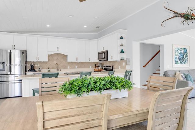 511 4th St, Key Colony, FL 33051