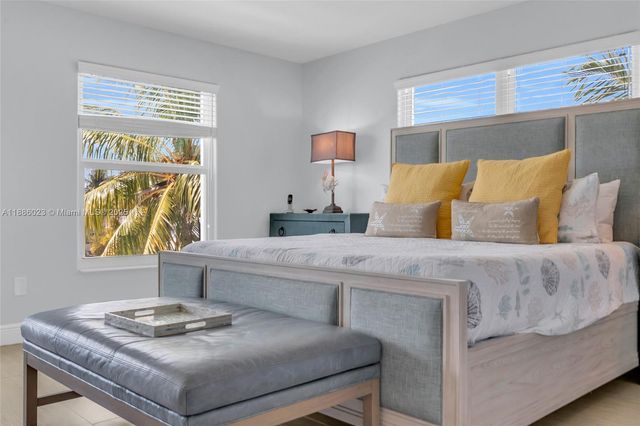 511 4th St, Key Colony, FL 33051