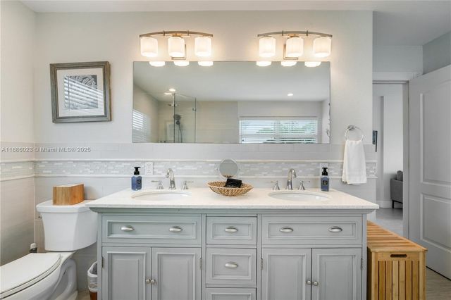 511 4th St, Key Colony, FL 33051