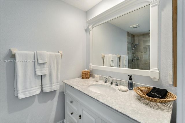 511 4th St, Key Colony, FL 33051