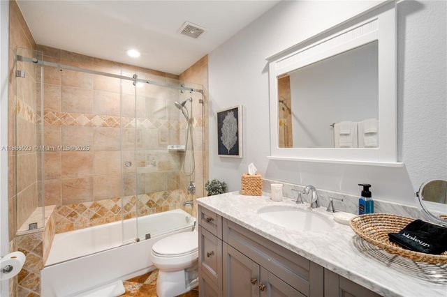 511 4th St, Key Colony, FL 33051