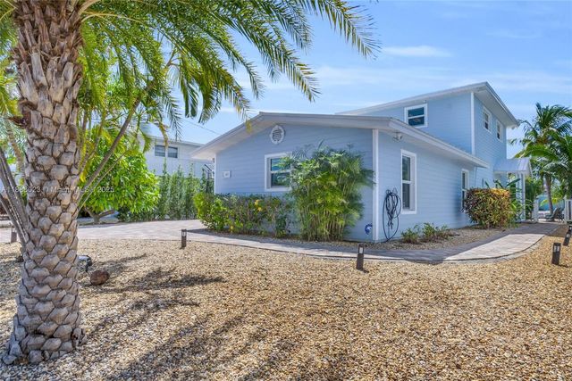 511 4th St, Key Colony, FL 33051