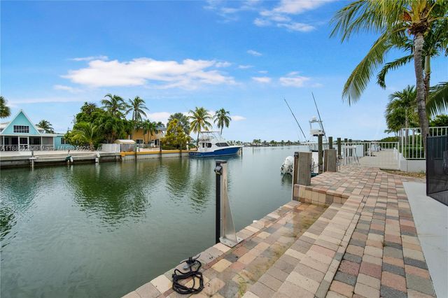 511 4th St, Key Colony, FL 33051