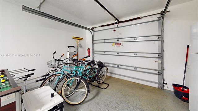 511 4th St, Key Colony, FL 33051