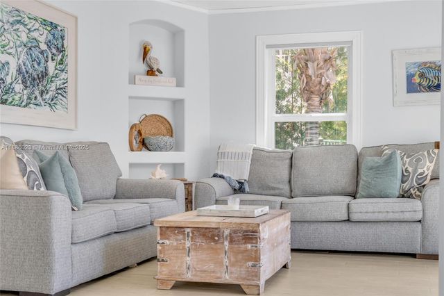 511 4th St, Key Colony, FL 33051