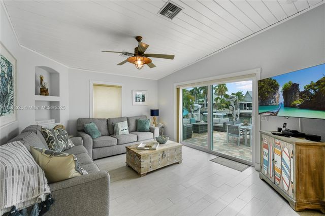 511 4th St, Key Colony, FL 33051