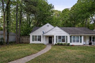 5144 Hill Farm Drive NE, Woodstock, GA 30188