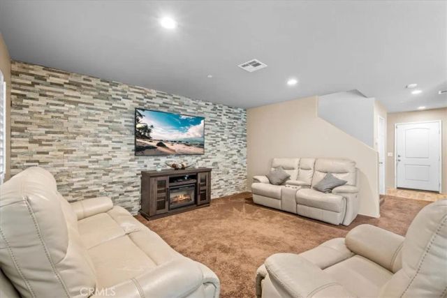 6978 Alderwood Drive, Fontana, CA 92336