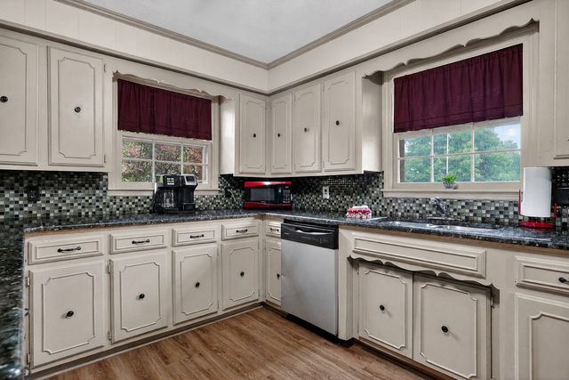 5642 Pates Ford Rd, Smithville, TN 37166