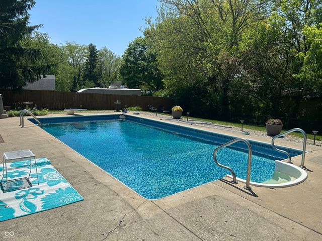 915 Edgehill Lane, Anderson, IN 46012
