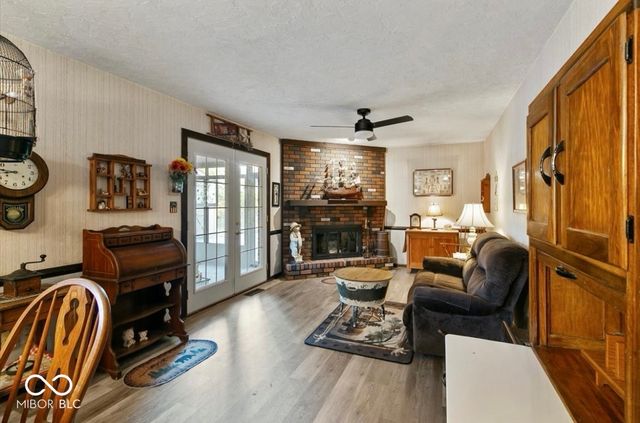 915 Edgehill Lane, Anderson, IN 46012