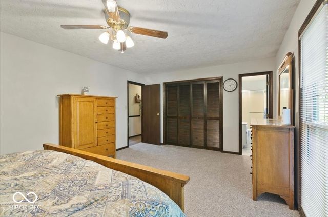 915 Edgehill Lane, Anderson, IN 46012