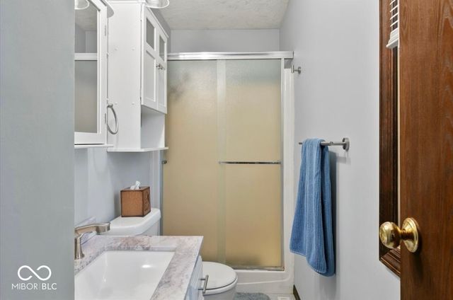 915 Edgehill Lane, Anderson, IN 46012