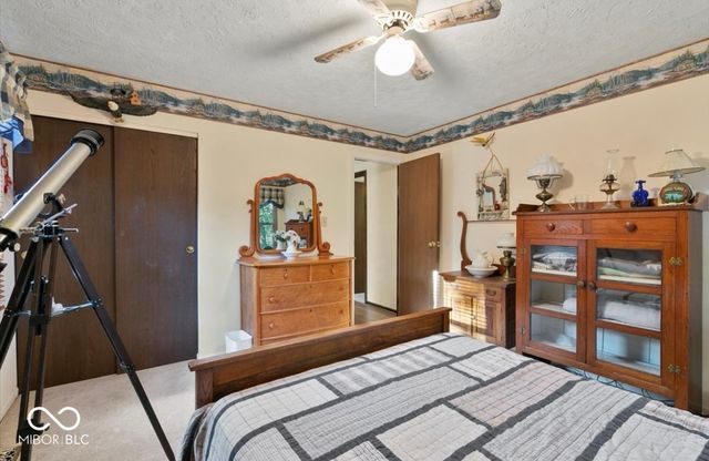 915 Edgehill Lane, Anderson, IN 46012