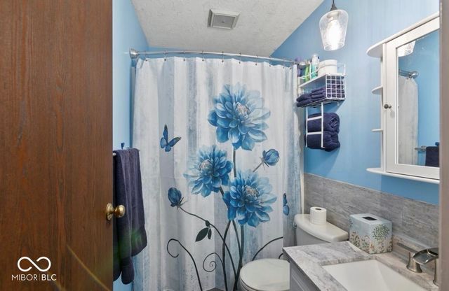 915 Edgehill Lane, Anderson, IN 46012