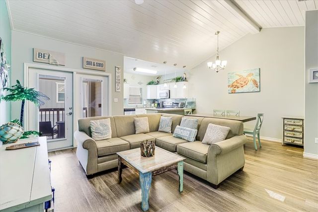 1813 Eleventh St 403, Port Aransas, TX 78373