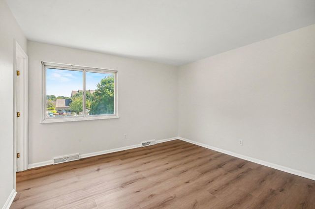 5932 Carlton Drive, Burlington, KY 41005