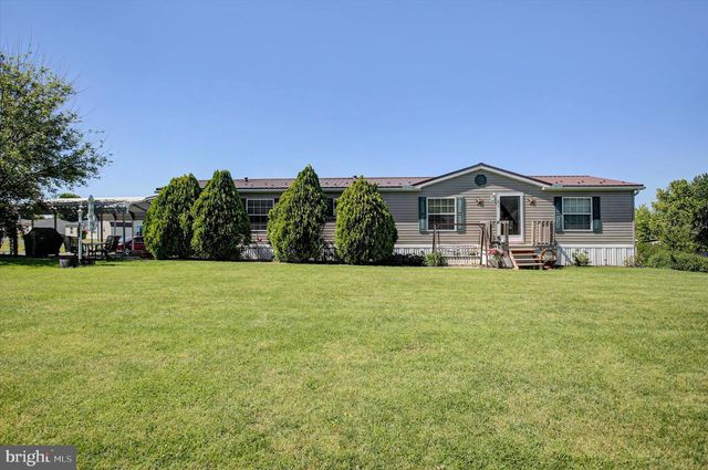 64 TIFFANY DR, Shippensburg, PA 17257