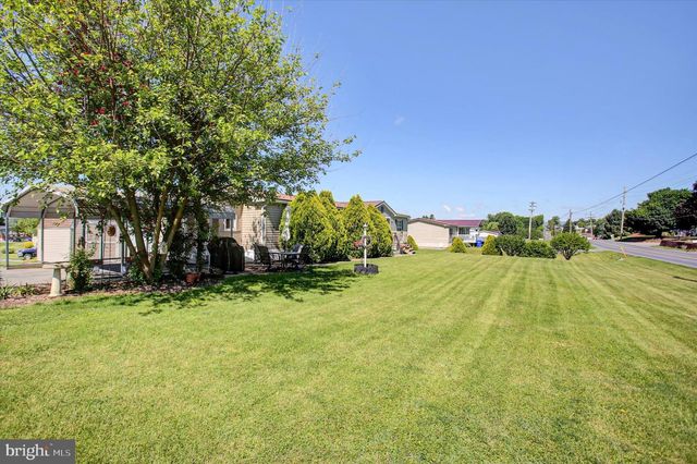 64 TIFFANY DR, Shippensburg, PA 17257