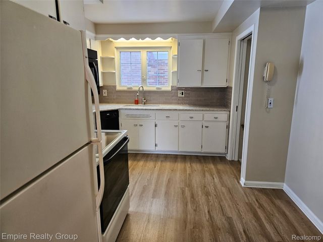 243 Devonshire Street, Dearborn, MI 48124