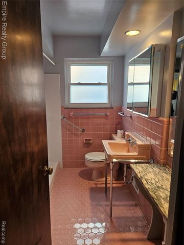 243 Devonshire Street, Dearborn, MI 48124