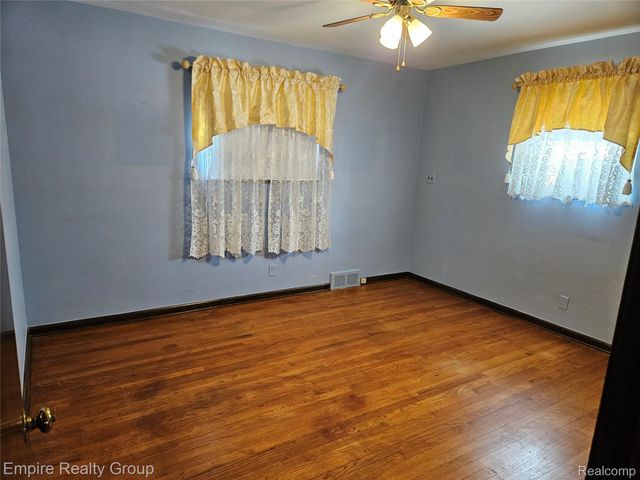 243 Devonshire Street, Dearborn, MI 48124