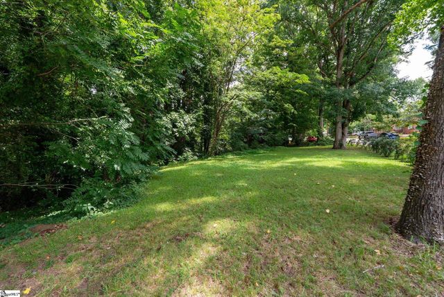 31 Twin Springs Drive, Greenville, SC 29605