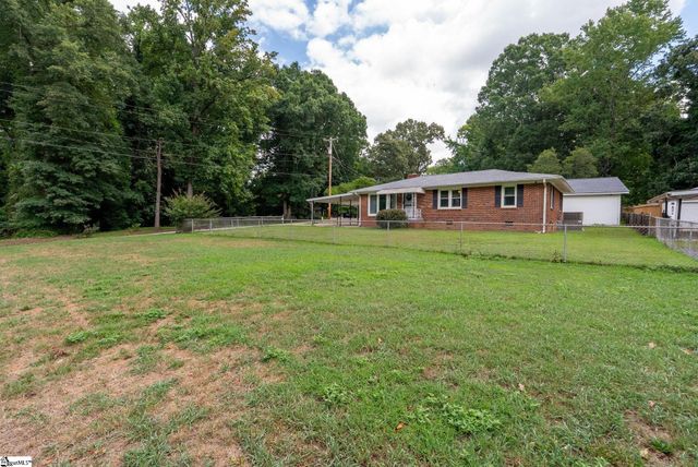 31 Twin Springs Drive, Greenville, SC 29605